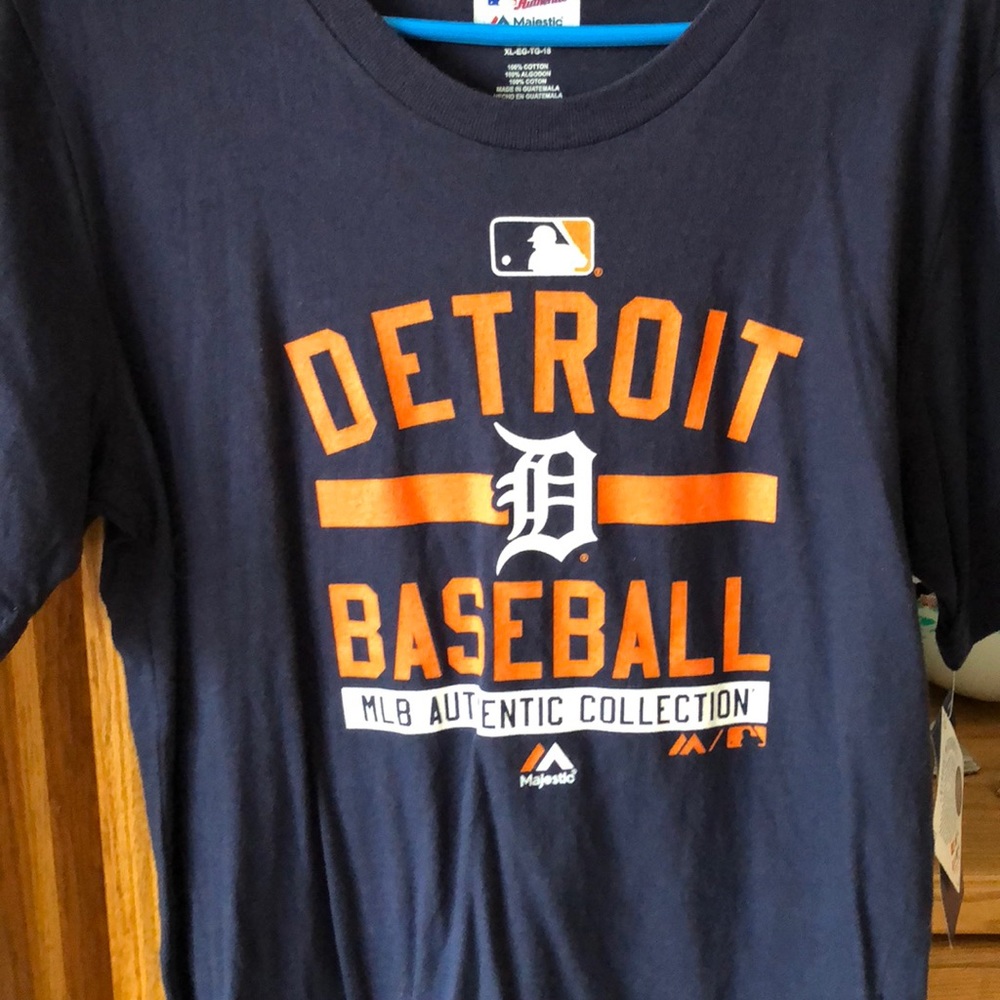 NWT Detroit Tigers T-Shirt